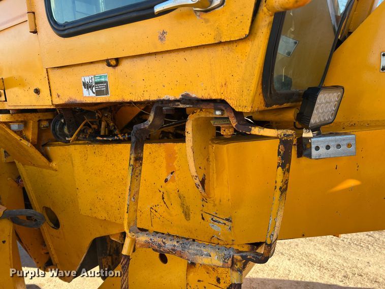 image for item MM9112 1993 Champion 720A Series III  motor grader