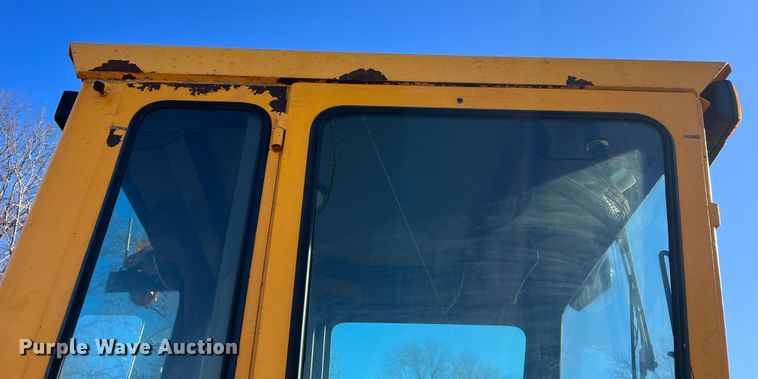 image for item MM9112 1993 Champion 720A Series III  motor grader