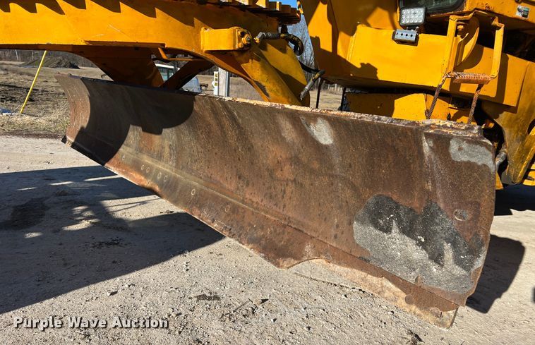 image for item MM9112 1993 Champion 720A Series III  motor grader