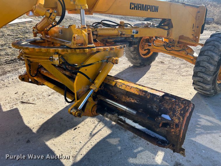 image for item MM9112 1993 Champion 720A Series III  motor grader