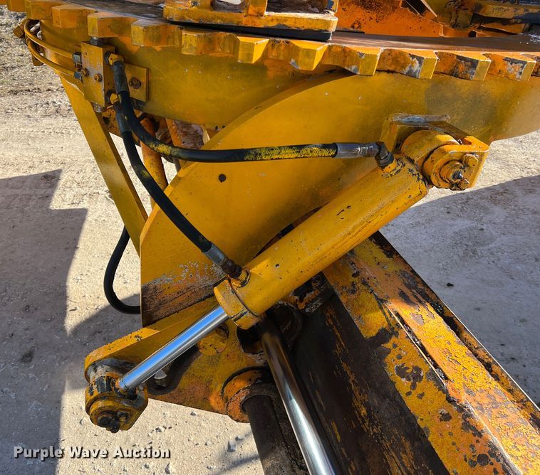 image for item MM9112 1993 Champion 720A Series III  motor grader