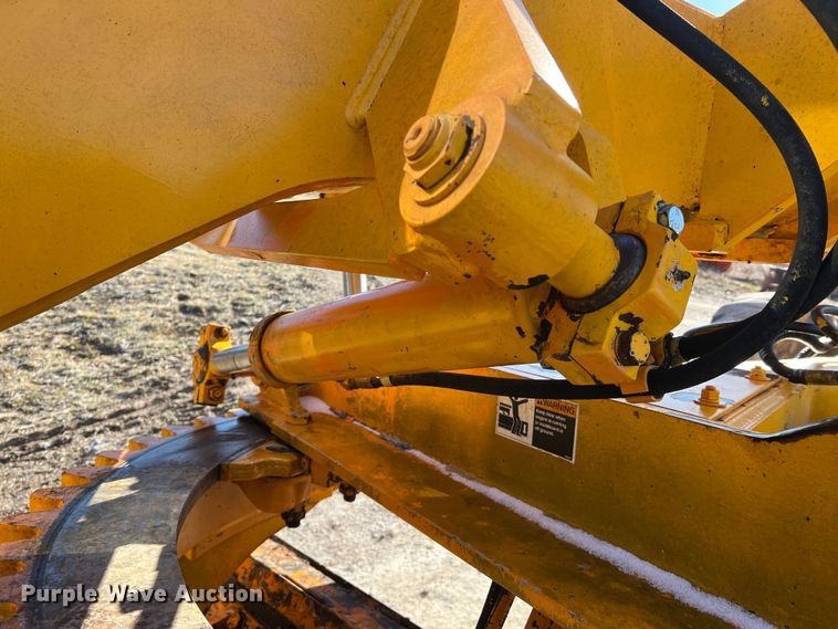 image for item MM9112 1993 Champion 720A Series III  motor grader