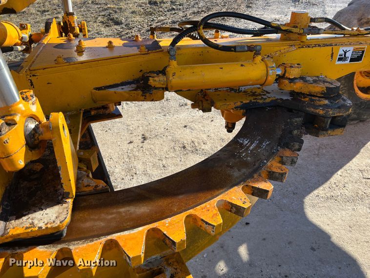 image for item MM9112 1993 Champion 720A Series III  motor grader