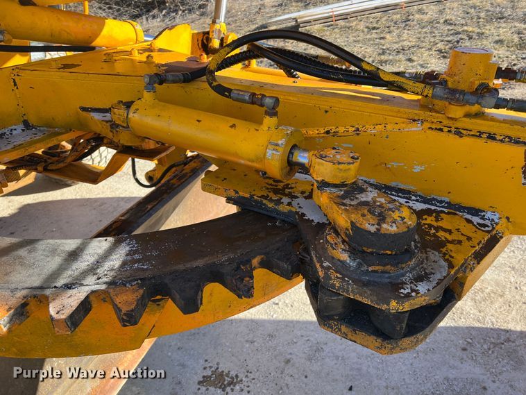 image for item MM9112 1993 Champion 720A Series III  motor grader