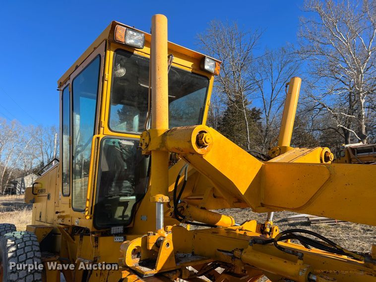 image for item MM9112 1993 Champion 720A Series III  motor grader