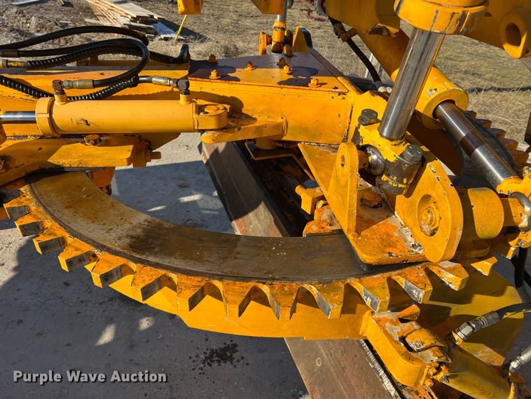 image for item MM9112 1993 Champion 720A Series III  motor grader