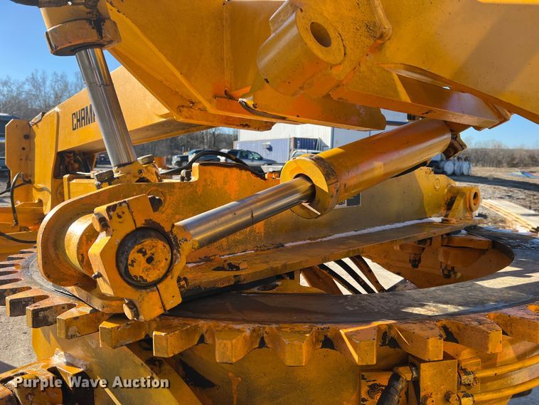 image for item MM9112 1993 Champion 720A Series III  motor grader