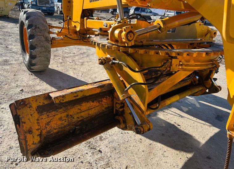 image for item MM9112 1993 Champion 720A Series III  motor grader