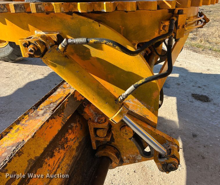 image for item MM9112 1993 Champion 720A Series III  motor grader