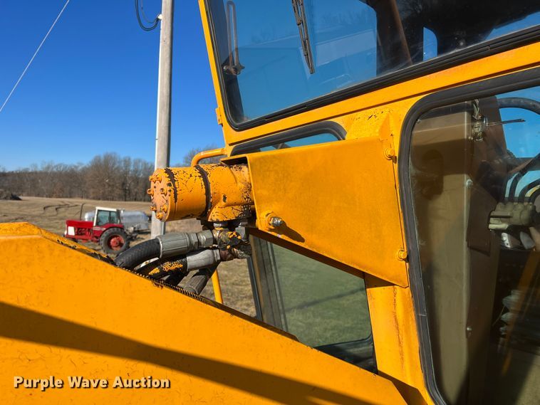 image for item MM9112 1993 Champion 720A Series III  motor grader