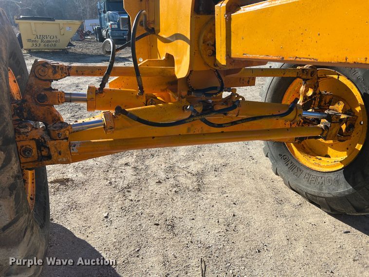 image for item MM9112 1993 Champion 720A Series III  motor grader