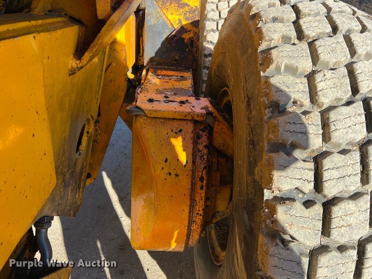 image for item MM9112 1993 Champion 720A Series III  motor grader