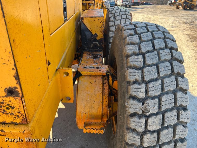 image for item MM9112 1993 Champion 720A Series III  motor grader