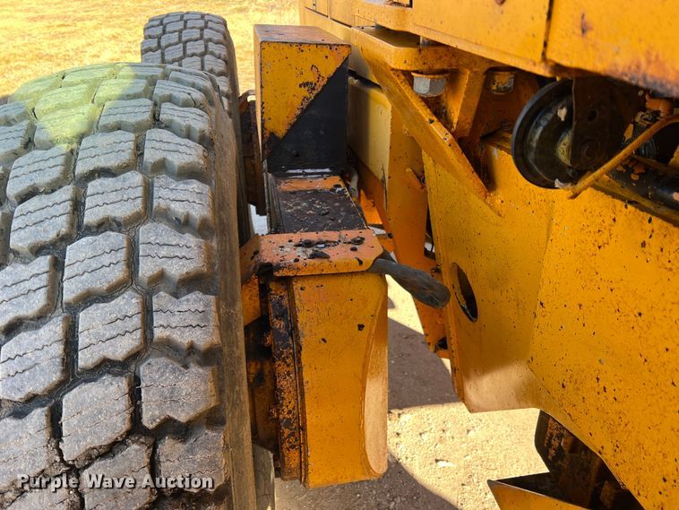 image for item MM9112 1993 Champion 720A Series III  motor grader