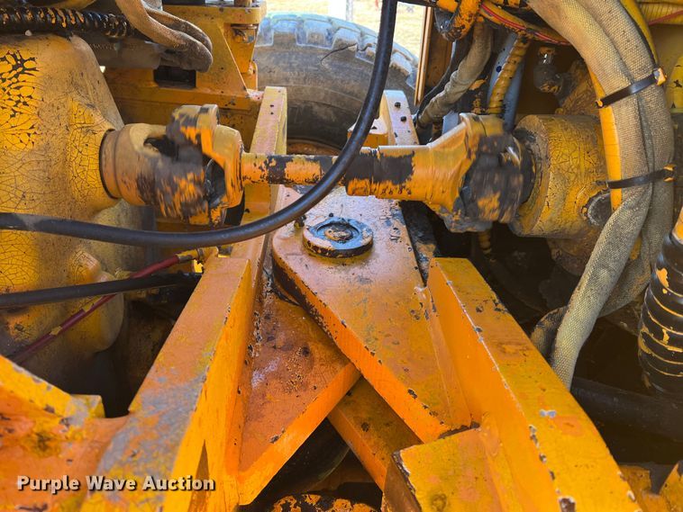 image for item MM9112 1993 Champion 720A Series III  motor grader