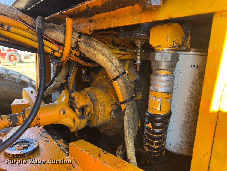 image for item MM9112 1993 Champion 720A Series III  motor grader