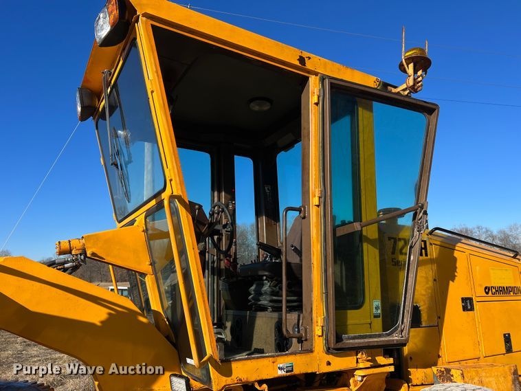 image for item MM9112 1993 Champion 720A Series III  motor grader