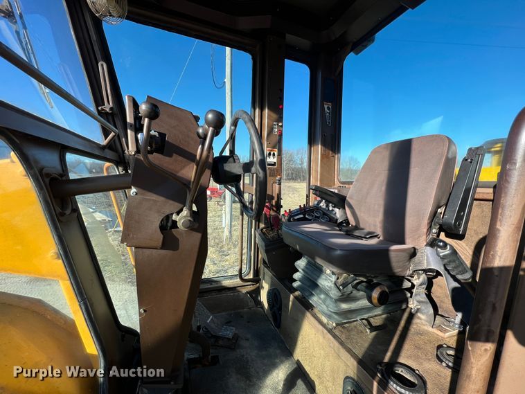 image for item MM9112 1993 Champion 720A Series III  motor grader