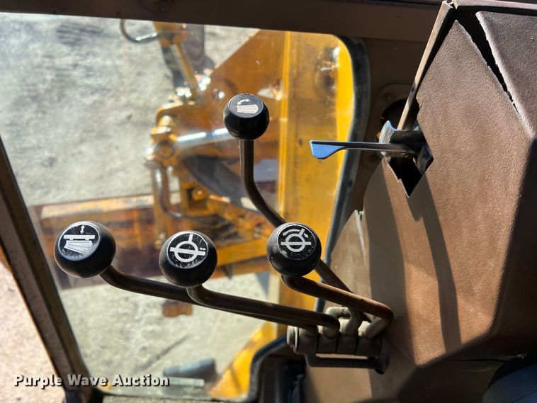 image for item MM9112 1993 Champion 720A Series III  motor grader