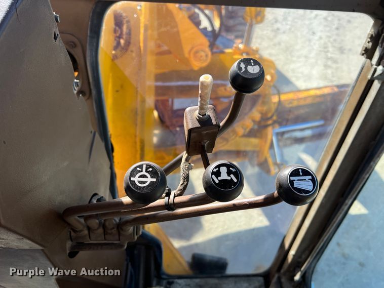 image for item MM9112 1993 Champion 720A Series III  motor grader