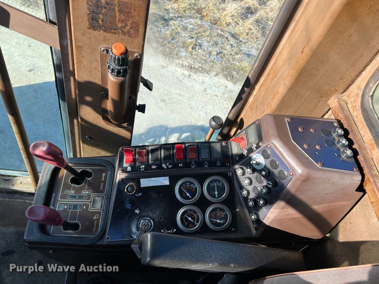 image for item MM9112 1993 Champion 720A Series III  motor grader