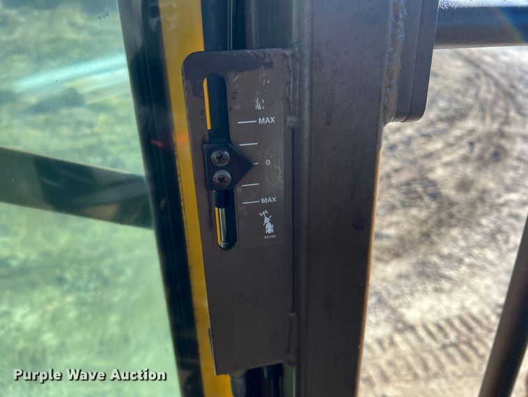 image for item MM9112 1993 Champion 720A Series III  motor grader