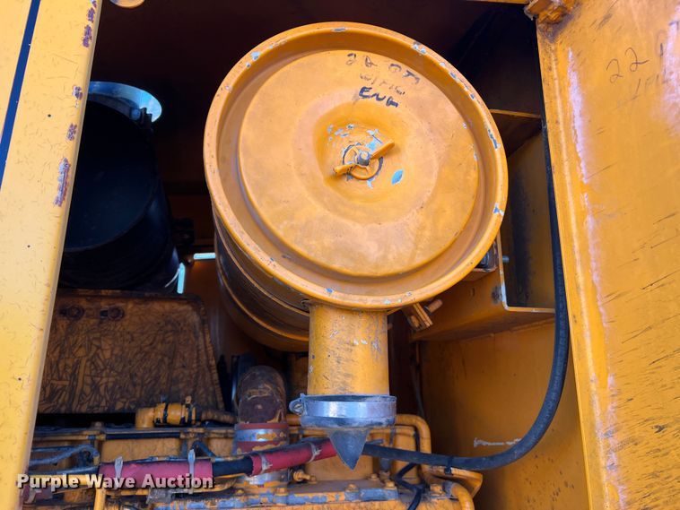 image for item MM9112 1993 Champion 720A Series III  motor grader