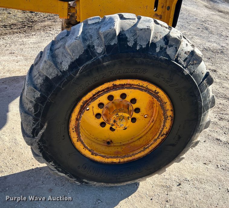 image for item MM9112 1993 Champion 720A Series III  motor grader