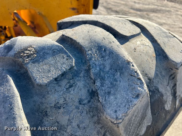 image for item MM9112 1993 Champion 720A Series III  motor grader