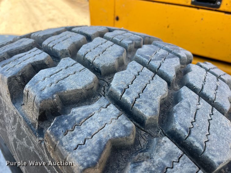 image for item MM9112 1993 Champion 720A Series III  motor grader