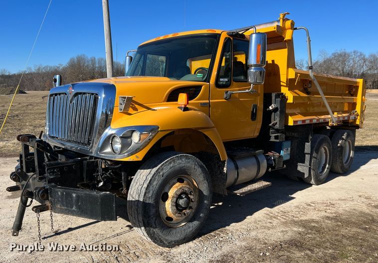 image for item MM9114 2009 International WorkStar 7400  dump truck