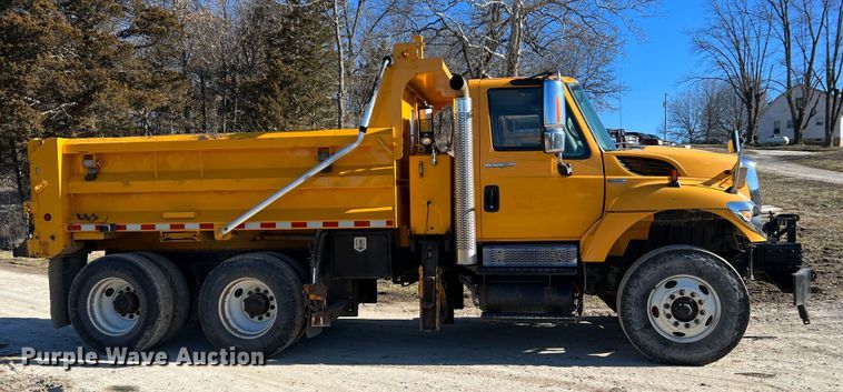 image for item MM9114 2009 International WorkStar 7400  dump truck