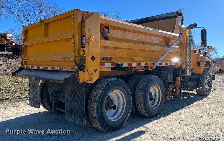 image for item MM9114 2009 International WorkStar 7400  dump truck