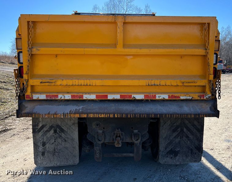 image for item MM9114 2009 International WorkStar 7400  dump truck