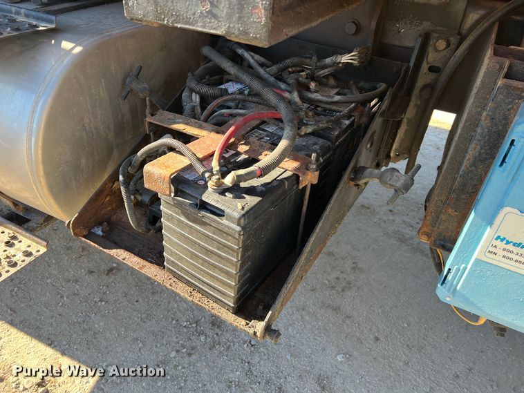 image for item MM9114 2009 International WorkStar 7400  dump truck