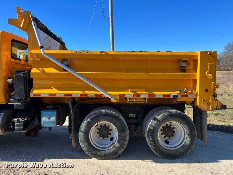 image for item MM9114 2009 International WorkStar 7400  dump truck