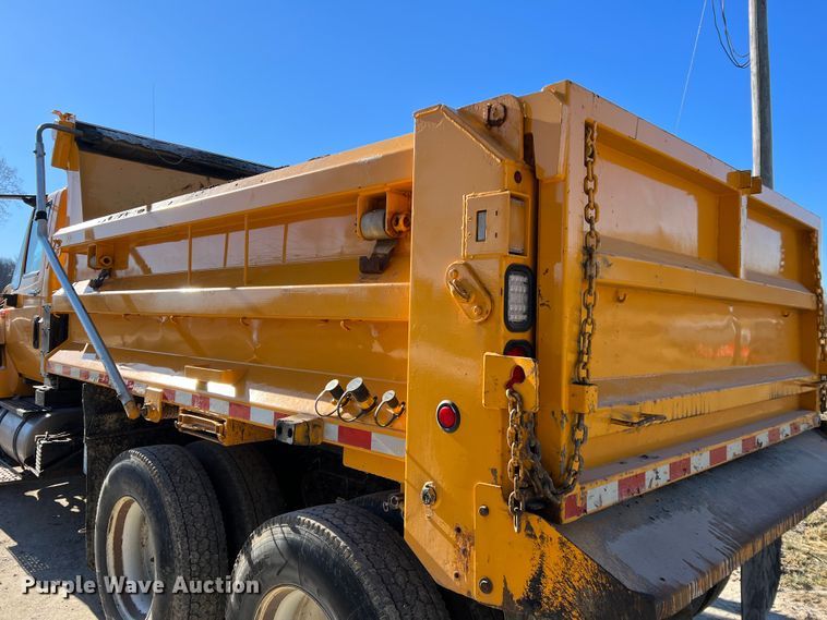 image for item MM9114 2009 International WorkStar 7400  dump truck