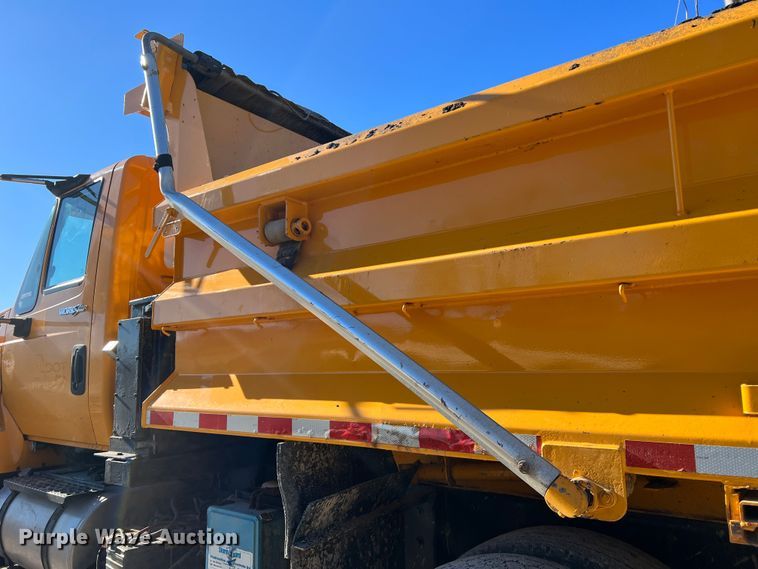 image for item MM9114 2009 International WorkStar 7400  dump truck