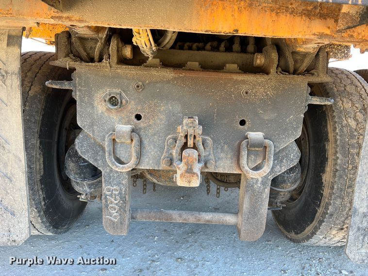 image for item MM9114 2009 International WorkStar 7400  dump truck
