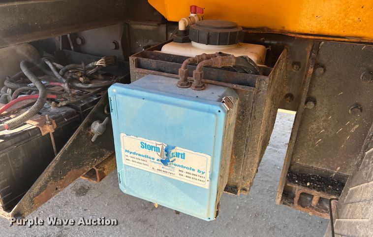 image for item MM9114 2009 International WorkStar 7400  dump truck