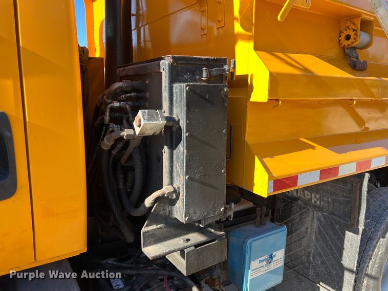 image for item MM9114 2009 International WorkStar 7400  dump truck