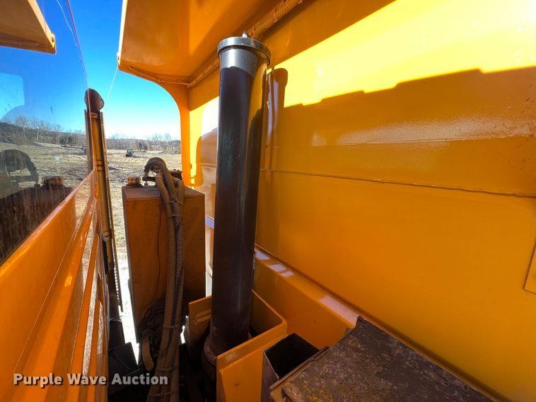 image for item MM9114 2009 International WorkStar 7400  dump truck