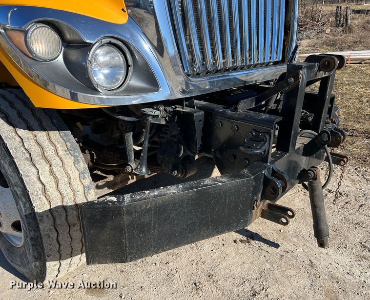 image for item MM9114 2009 International WorkStar 7400  dump truck