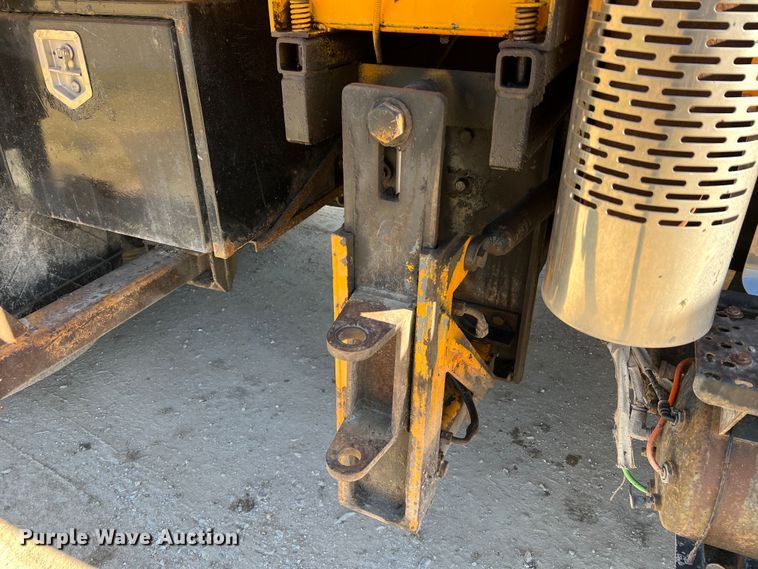 image for item MM9114 2009 International WorkStar 7400  dump truck