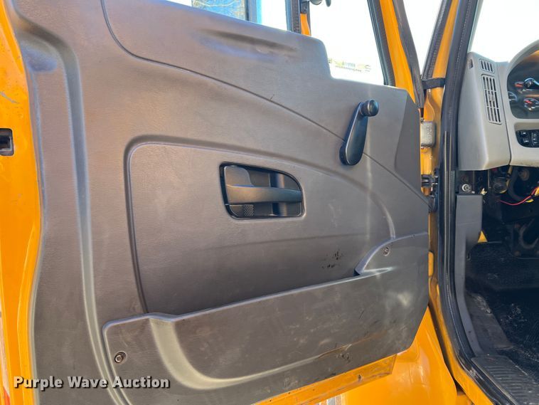 image for item MM9114 2009 International WorkStar 7400  dump truck