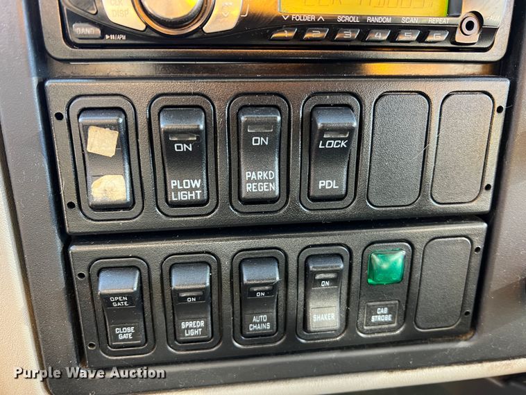 image for item MM9114 2009 International WorkStar 7400  dump truck