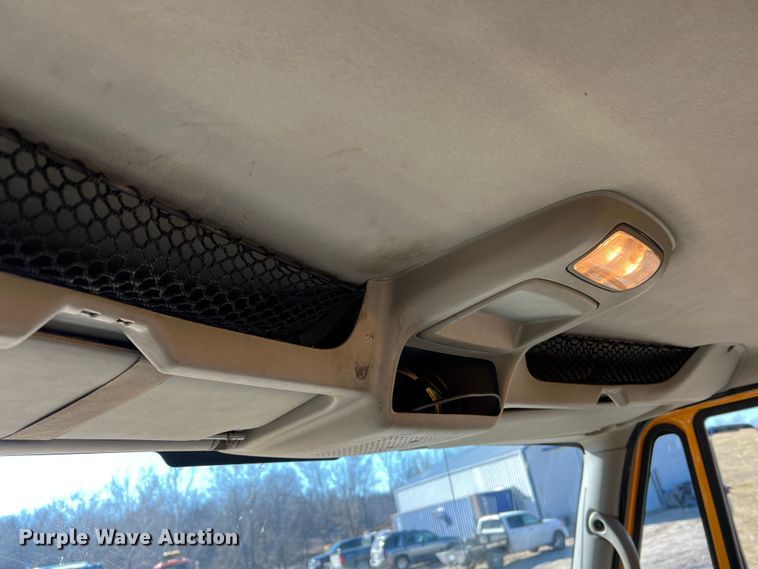 image for item MM9114 2009 International WorkStar 7400  dump truck