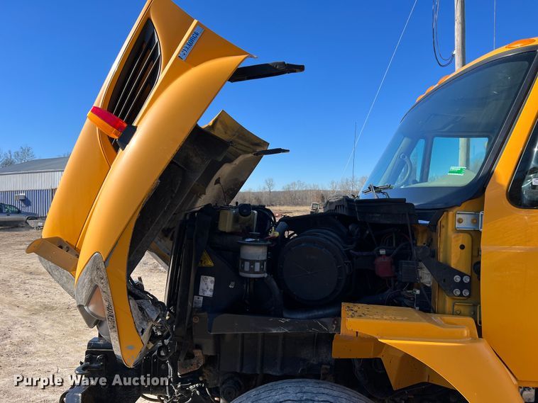 image for item MM9114 2009 International WorkStar 7400  dump truck