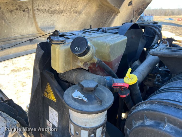 image for item MM9114 2009 International WorkStar 7400  dump truck