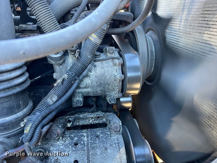 image for item MM9114 2009 International WorkStar 7400  dump truck